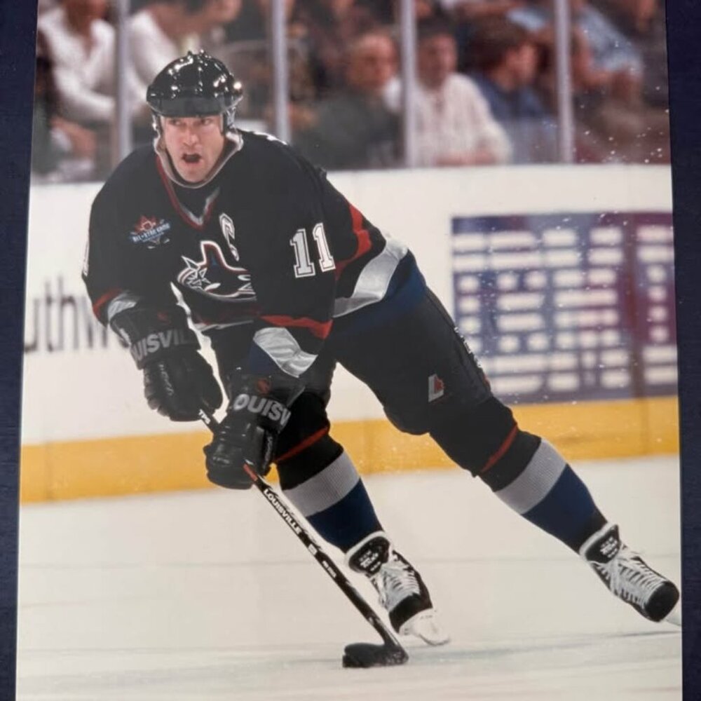 Mark Messier Vancouver Canucks 8x10 Photo